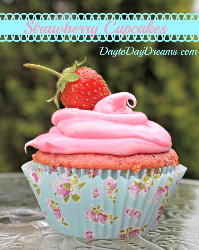 Strawberry Cupcake DaytoDayDreams.com