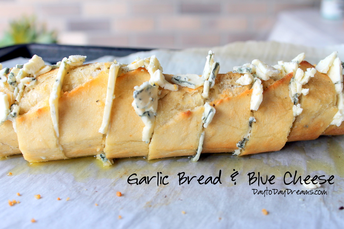 Garlic Bread & Blue Cheese DaytoDayDreams.com