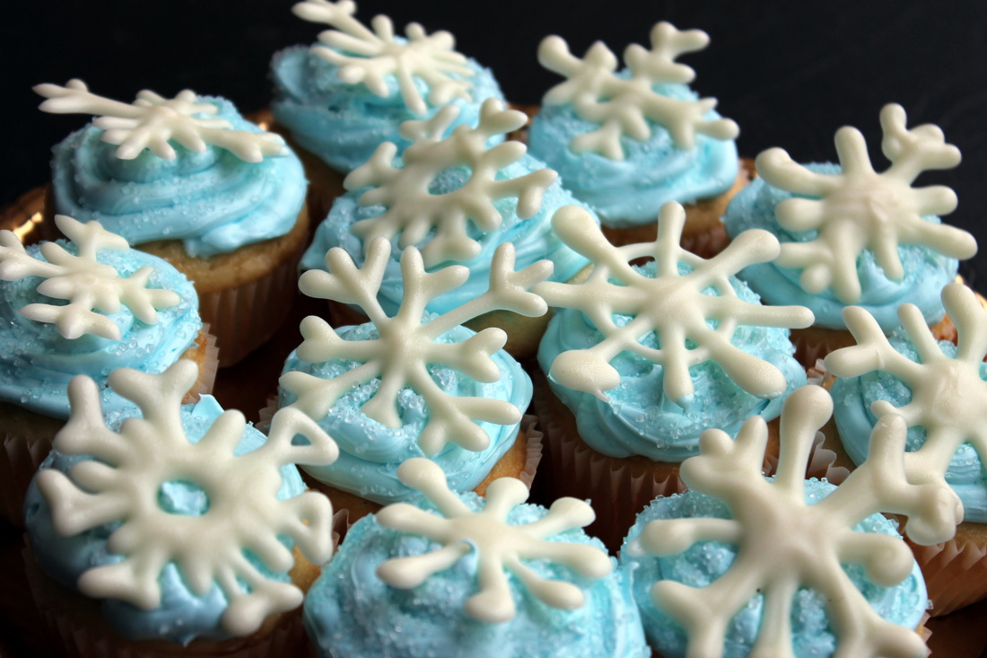 Snowflake Cupcakes www.daytodaydreams.com